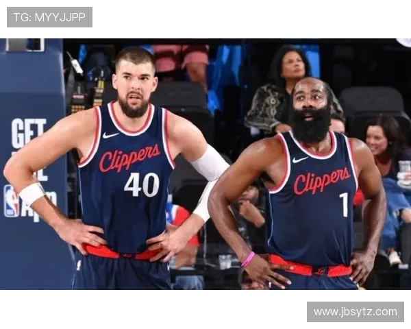 洛杉矶快船新赛季全力冲击总冠军核心阵容深度解析与前景展望 洛杉矶快船新赛季全力冲击总冠军核心阵容深度解析与前景展望