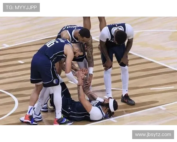 独行侠迎来新赛季挑战 球队阵容调整引发球迷热议 独行侠迎来新赛季挑战 球队阵容调整引发球迷热议