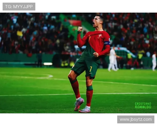 C罗再度闪耀绿茵场展现传奇风采引领球队追逐巅峰荣耀梦想 C罗再度闪耀绿茵场展现传奇风采引领球队追逐巅峰荣耀梦想