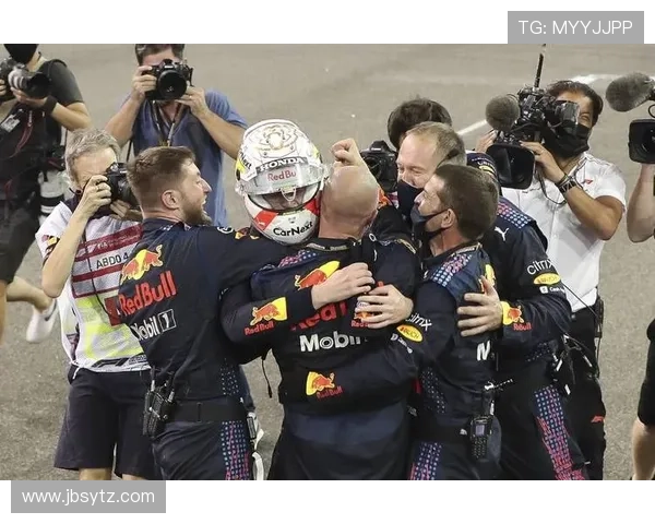 红牛车队新赛季阵容曝光维斯塔潘誓夺年度总冠军